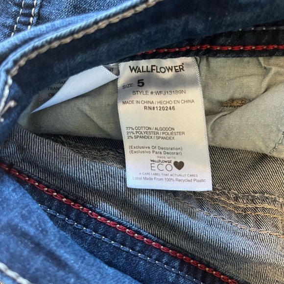 Women's Sz 5 JR Wallflower Denim Short Shorts Stretch Mid Rise Distressed Blue - Picture 3 of 8